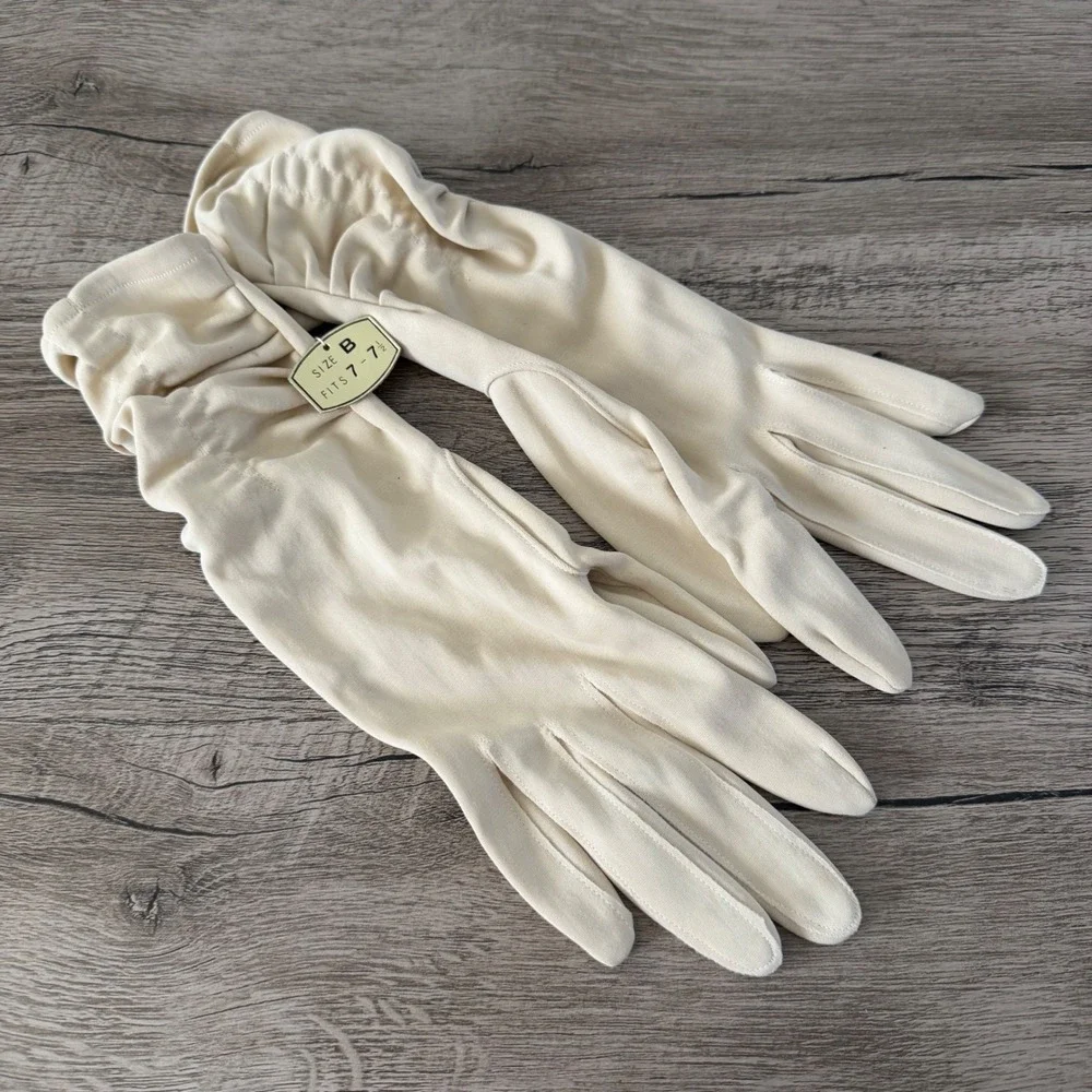 Vintage Ivory White Nylon Formal Gloves Size 7 Wrist Length Stretch Japan Bridal
